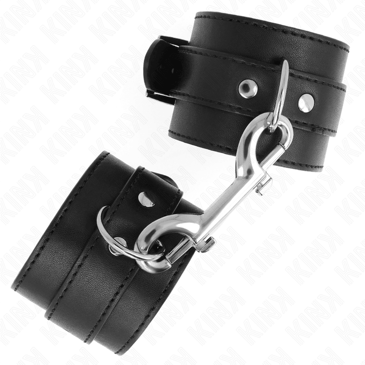 KINK - HANDGELENKFESSELN - EINZELNE NIETENREIHE UND GROSSE SCHNALLE SCHWARZ VERSTELLBAR 17-28 CM - 5 CM - INTIM SPACE Online Sexshop