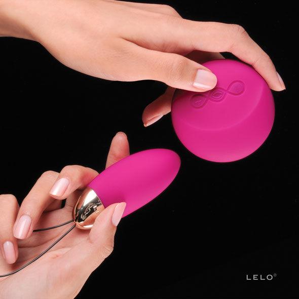 LELO - LYLA - INSIGNIA DESIGN EDITION CERISE MASSAGER-EI - INTIM SPACE Online Sexshop